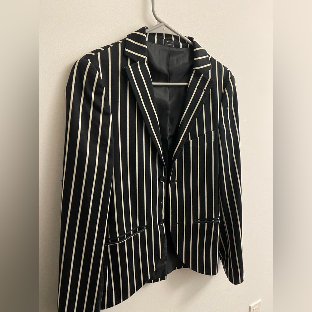 Style : Men Top Shop pin strip Blazer
